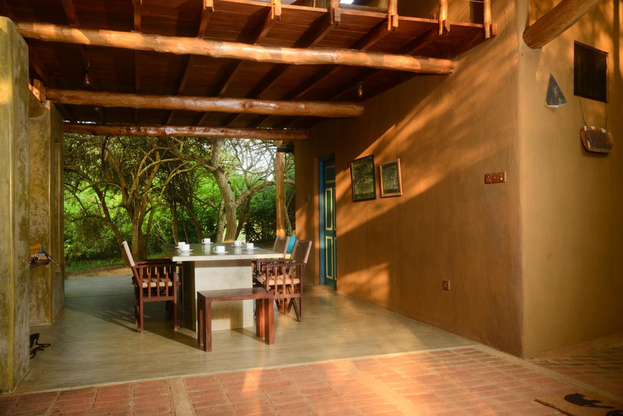 Back Of Beyond - Wellness Retreat Villa Тангале Стая снимка