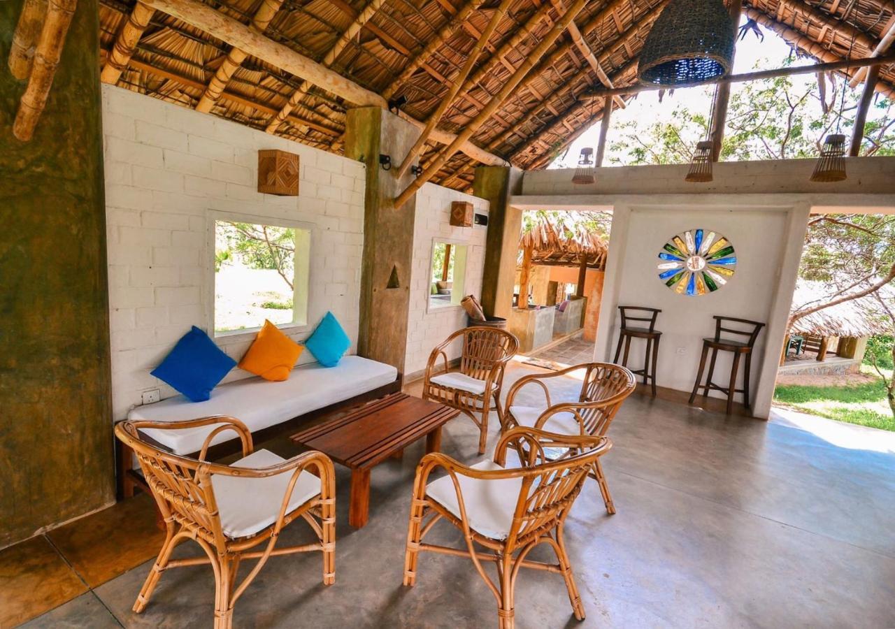 Back Of Beyond - Wellness Retreat Villa Тангале Екстериор снимка